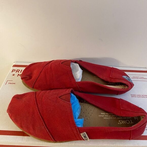 Toms size 7 red loafers - Picture 1 of 4